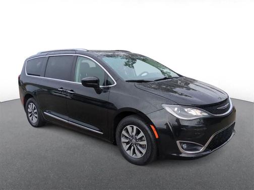 2020 Chrysler Pacifica Touring-L Plus