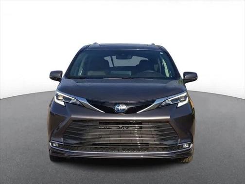 2021 Toyota Sienna Platinum 7 Passenger
