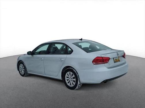 2014 Volkswagen Passat 2.5L Wolfsburg Edition