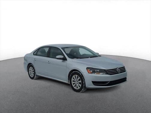 2014 Volkswagen Passat 2.5L Wolfsburg Edition