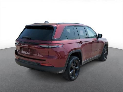 2022 Jeep Grand Cherokee Altitude