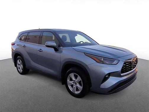 2022 Toyota Highlander LE