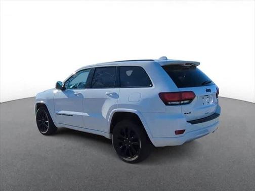 2022 Jeep Grand Cherokee Laredo