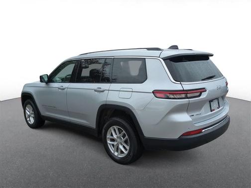 2022 Jeep Grand Cherokee L Laredo