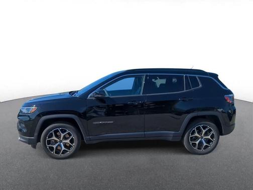 Diamond Black Crystal Pearlcoat 2025 Jeep Compass Limited