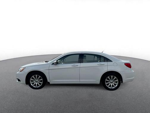 Bright White Clearcoat 2013 Chrysler 200 Limited