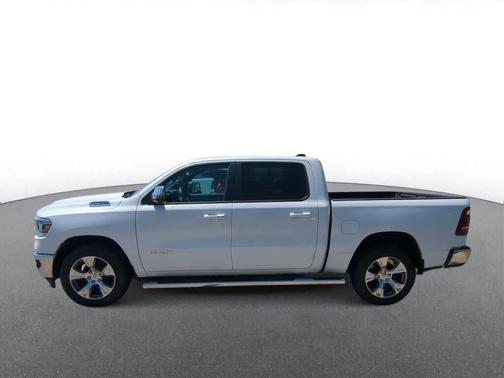 Ivory White Tri-Coat Pearlcoat 2023 RAM 1500 Laramie