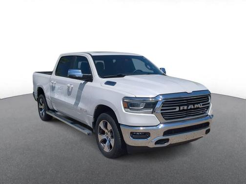 Ivory White Tri-Coat Pearlcoat 2023 RAM 1500 Laramie