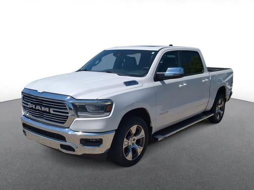 Ivory White Tri-Coat Pearlcoat 2023 RAM 1500 Laramie