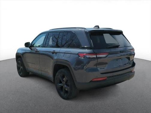 2022 Jeep Grand Cherokee Altitude