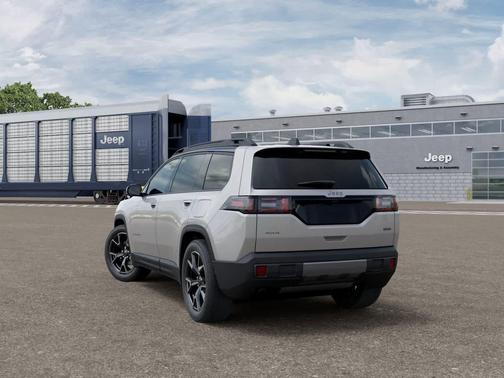 Silver Zynith Clearcoat 2026 Jeep Cherokee Overland