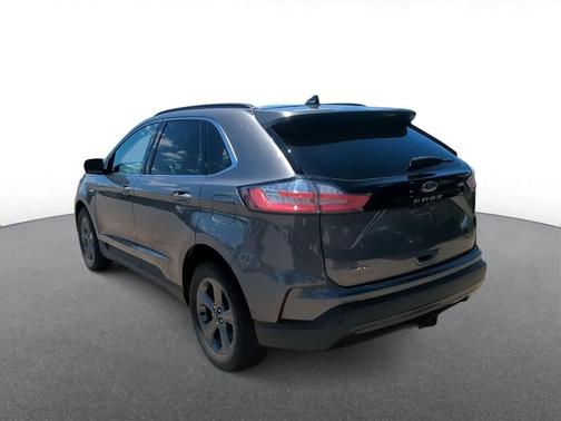 Carbonized Gray Metallic 2022 Ford Edge SEL