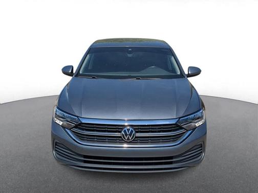 Platinum Gray Metallic 2022 Volkswagen Jetta 1.5T SE