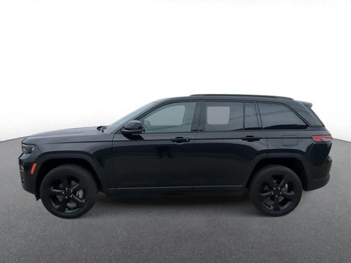 Diamond Black Crystal Pearl 2023 Jeep Grand Cherokee Limited