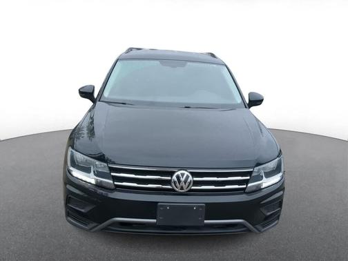 Deep Black Pearl 2019 Volkswagen Tiguan 2.0T SE