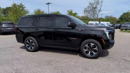 Onyx Black 2025 GMC Yukon 4WD AT4
