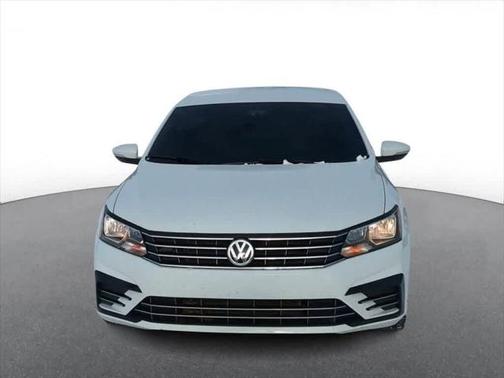 2018 Volkswagen Passat 2.0T R-Line