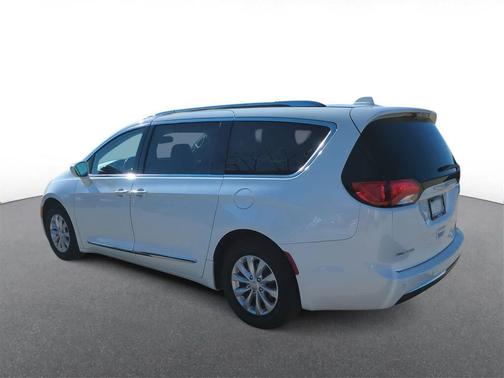 2018 Chrysler Pacifica Touring-L Plus