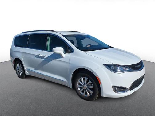 2018 Chrysler Pacifica Touring-L Plus