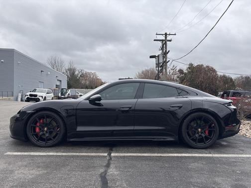 2023 Porsche Taycan GTS