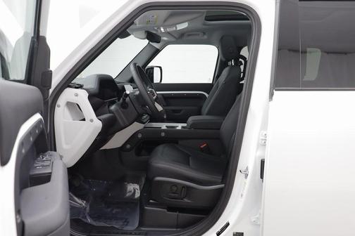 2025 Land Rover Defender 110 P300