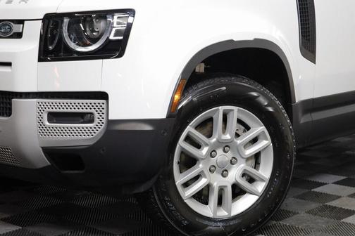 2025 Land Rover Defender 110 P300