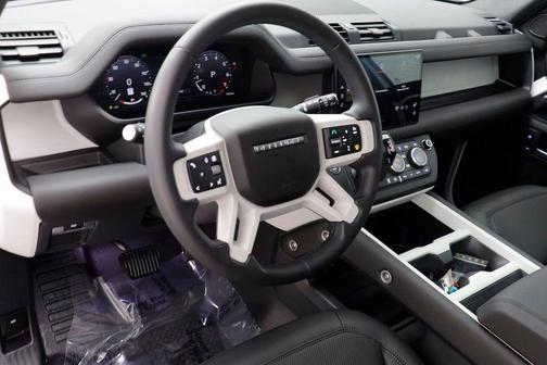 2025 Land Rover Defender 110 P300