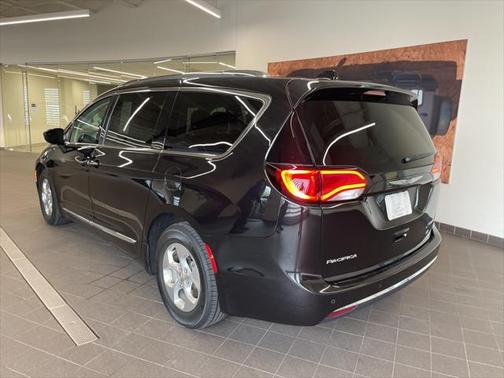 2018 Chrysler Pacifica Hybrid Touring L
