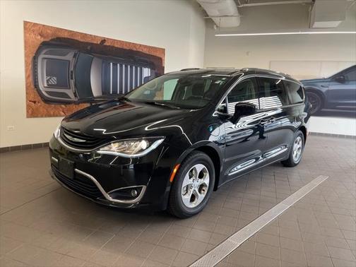 2018 Chrysler Pacifica Hybrid Touring L