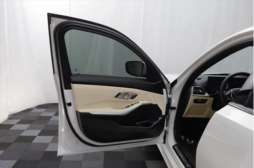 2023 BMW 330 xDrive