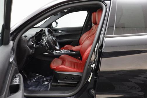 2023 Alfa Romeo Stelvio Sprint AWD