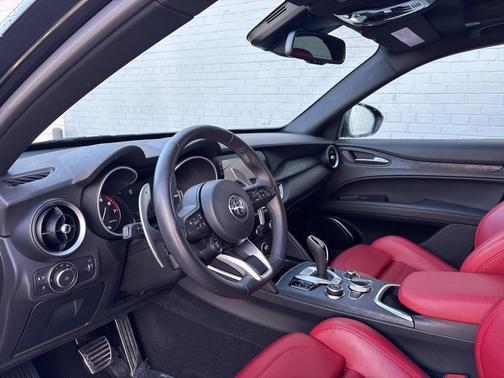 2023 Alfa Romeo Stelvio Sprint AWD