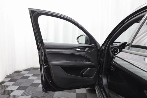 2023 Alfa Romeo Stelvio Sprint AWD