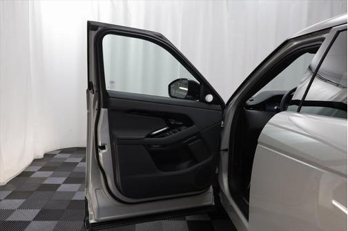 2025 Land Rover Range Rover Evoque Dynamic SE
