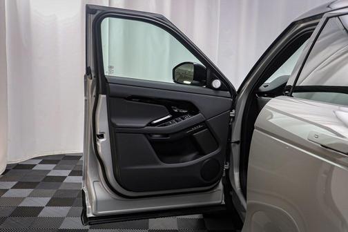 2025 Land Rover Range Rover Evoque Dynamic SE