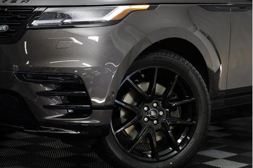 2026 Land Rover Range Rover Velar Dynamic SE