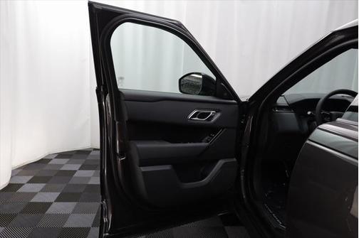 2026 Land Rover Range Rover Velar Dynamic SE