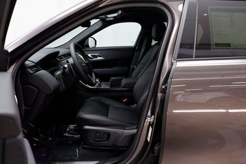 2026 Land Rover Range Rover Velar P250 SE R-Dynamic