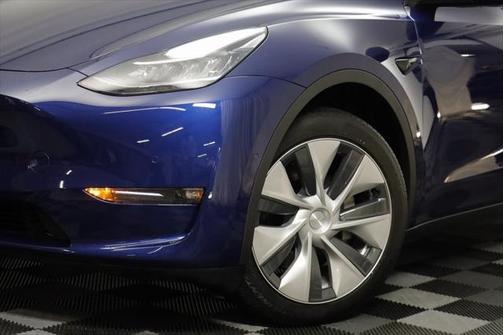 2022 Tesla Model Y Long Range Dual Motor All-Wheel Drive