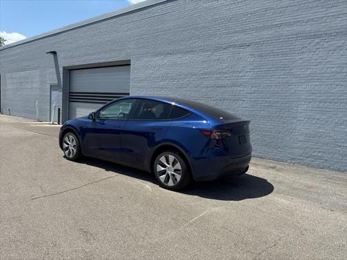 2022 Tesla Model Y Long Range Dual Motor All-Wheel Drive