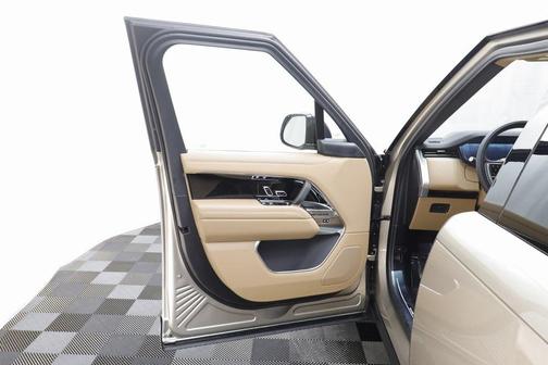 2026 Land Rover Range Rover SE