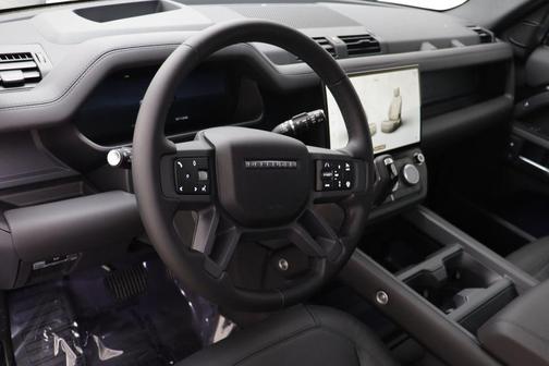 2026 Land Rover Defender X-Dynamic SE