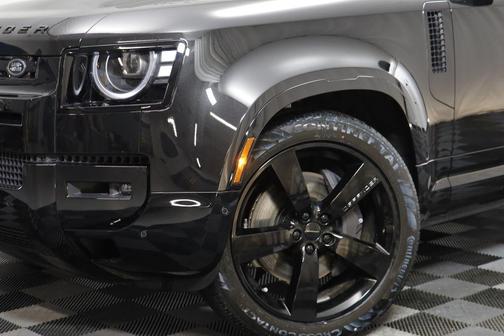 2026 Land Rover Defender X-Dynamic SE