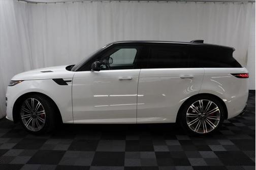 2025 Land Rover Range Rover Sport SE
