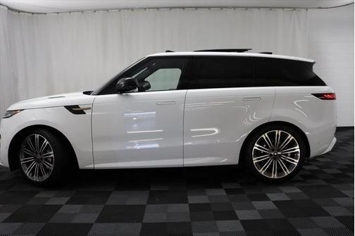 2025 Land Rover Range Rover Sport SE