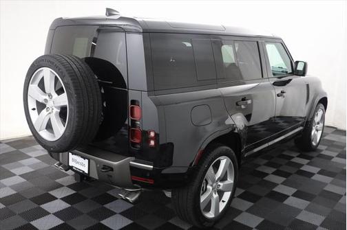 2025 Land Rover Defender 110 P500 X-Dynamic SE