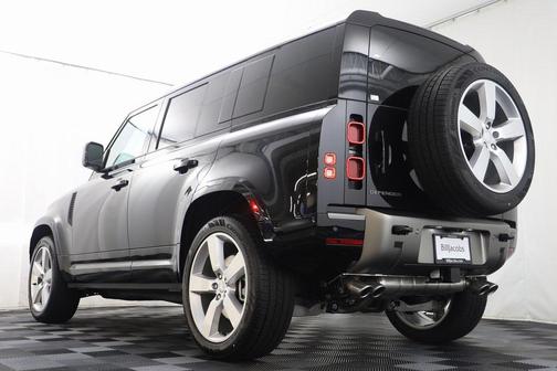 2025 Land Rover Defender 110 P500 X-Dynamic SE