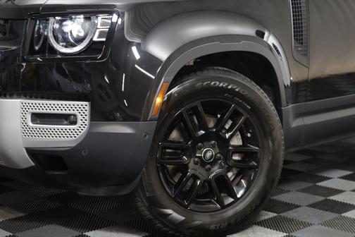 2025 Land Rover Defender 110 P300