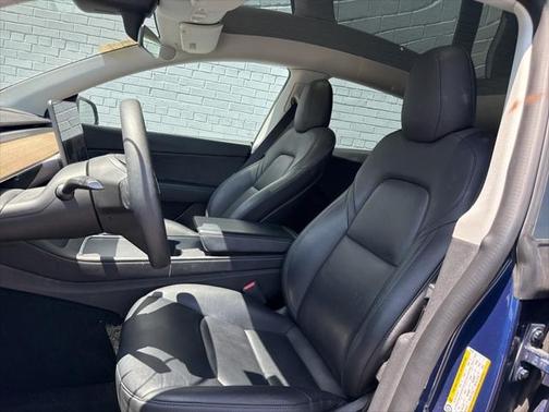 2022 Tesla Model Y Long Range Dual Motor All-Wheel Drive