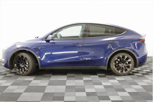 2022 Tesla Model Y Long Range Dual Motor All-Wheel Drive